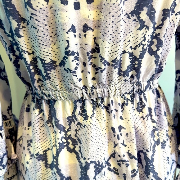 SOLD Deep V Plunge Neckline Snakeskin Blue Dress Coverup XL cinch waist - Picture 7 of 11